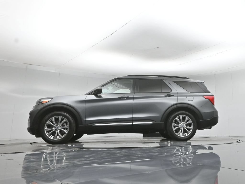 Certified 2023 Ford Explorer XLT w/ Equipment Group 202A RWD image 57