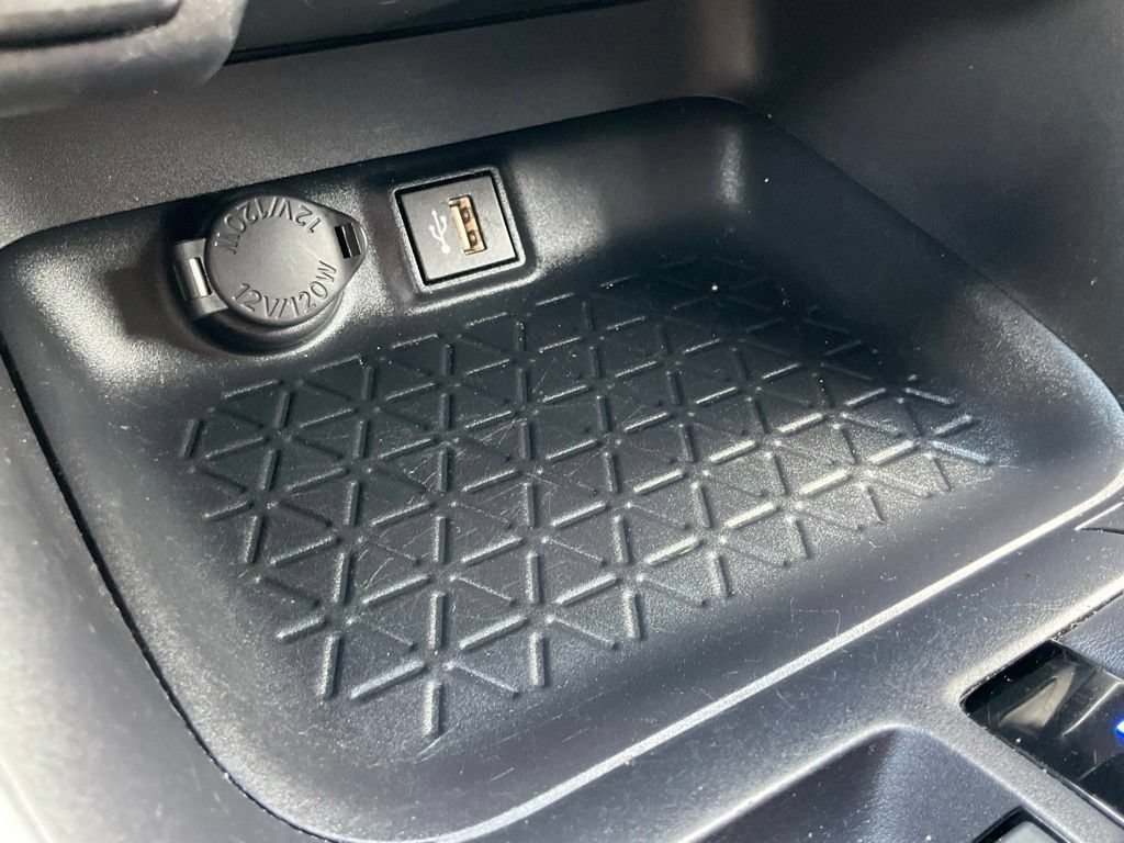 Used 2025 Toyota RAV4 LE AWD/4WD image 11