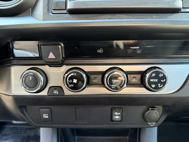 Used 2017 Toyota Tacoma SR image 18