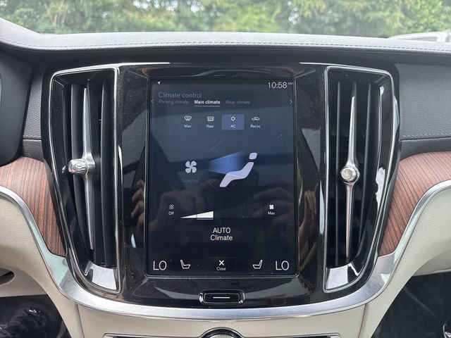 Used 2020 Volvo V60 T5 Inscription FWD image 19