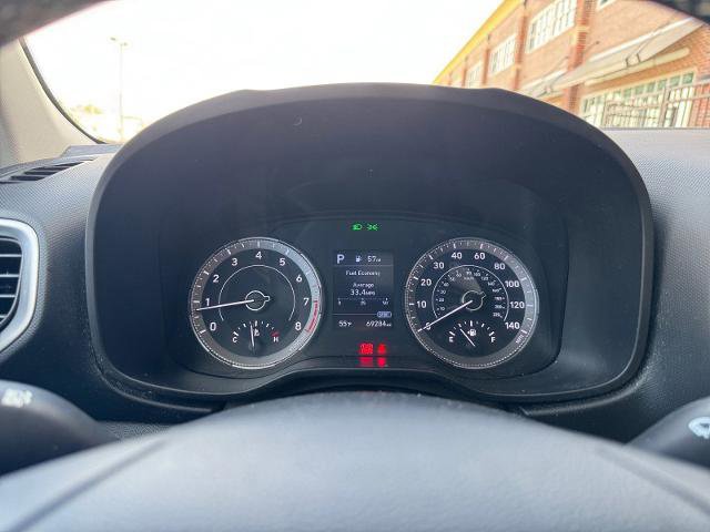 Used 2022 Hyundai Venue SEL image 24