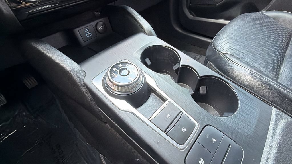 Certified 2022 Ford Escape Titanium FWD image 27
