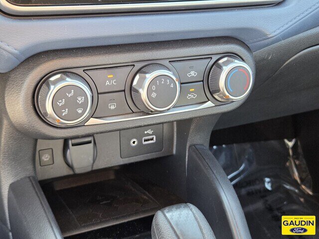 Used 2025 Nissan Versa SV FWD image 23