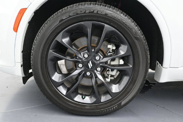 Used 2025 Dodge Durango GT w/ Blacktop Package RWD image 9