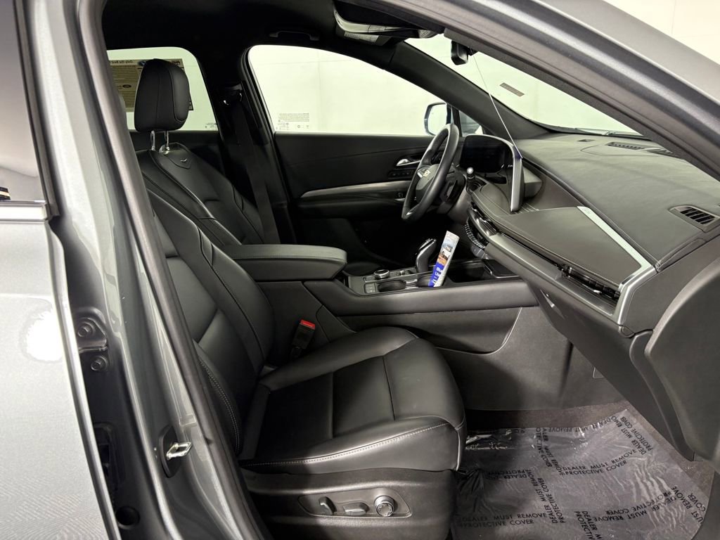 Used 2024 Cadillac XT4 Premium Luxury image 36