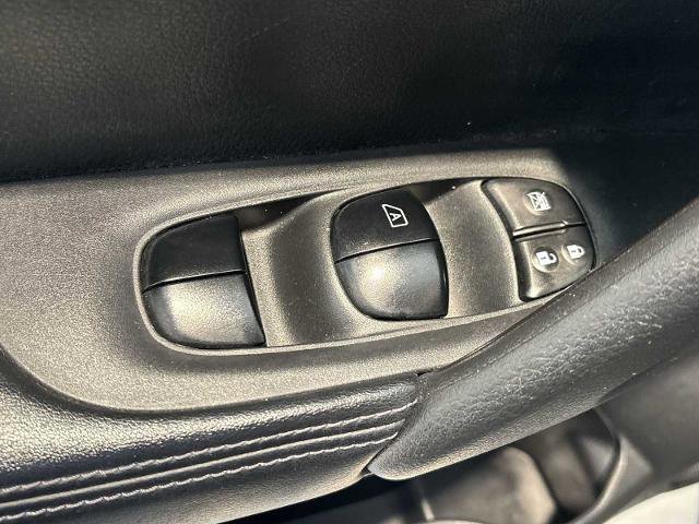 Used 2017 Nissan Rogue S image 21