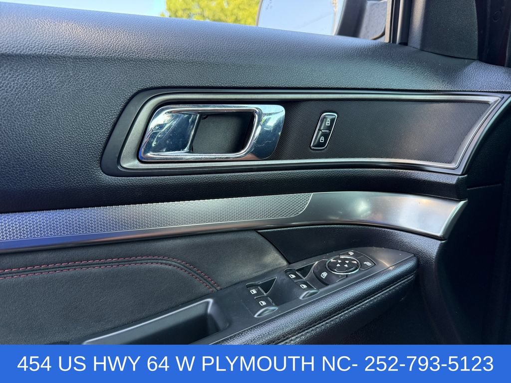 Certified 2018 Ford Explorer XLT w/ Equipment Group 202A AWD/4WD image 20