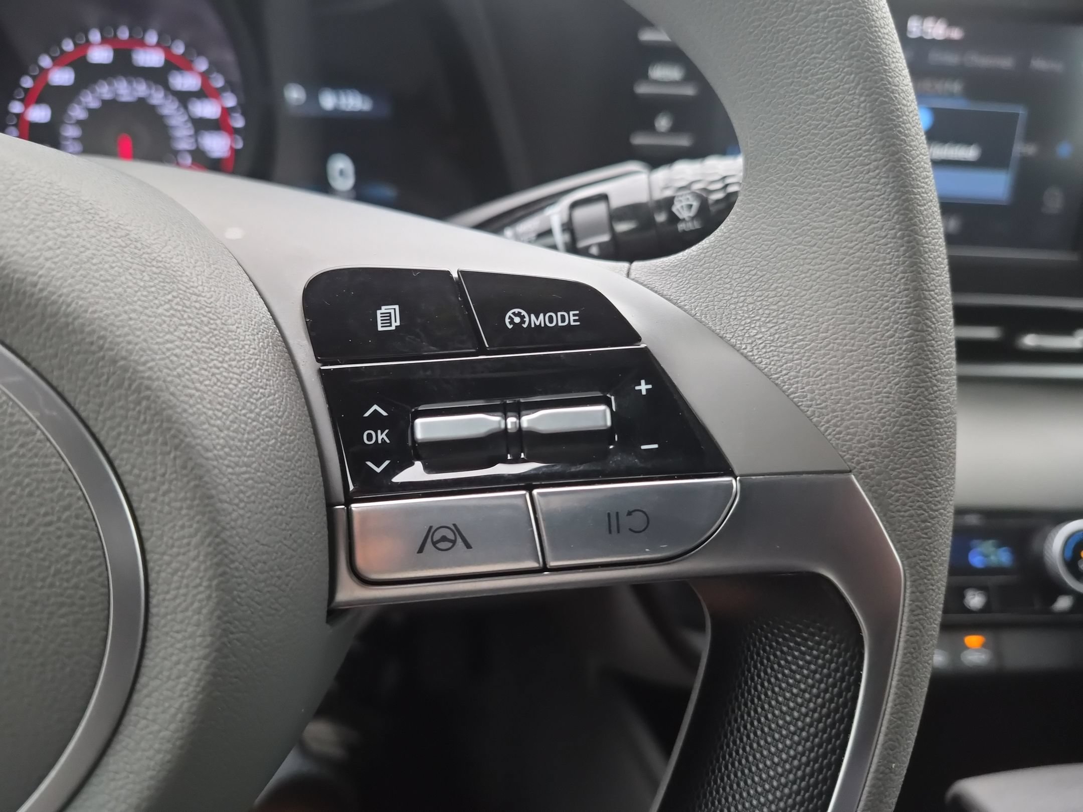 Used 2022 Hyundai Elantra SEL FWD image 19