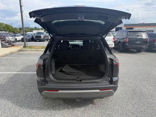 Used 2026 Chevrolet Equinox LT FWD image 9
