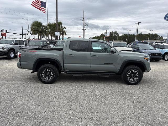 Used 2023 Toyota Tacoma TRD Off-Road w/ TRD Premium Off Road Package image 11