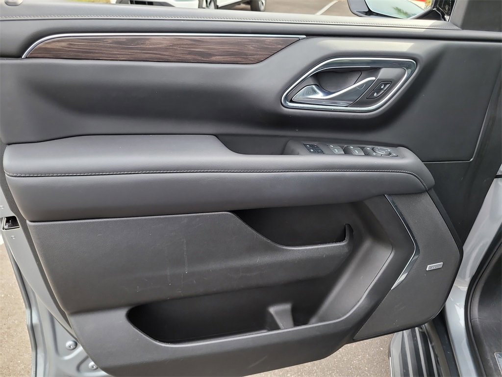 Used 2023 Chevrolet Tahoe LT w/ Luxury Package image 16