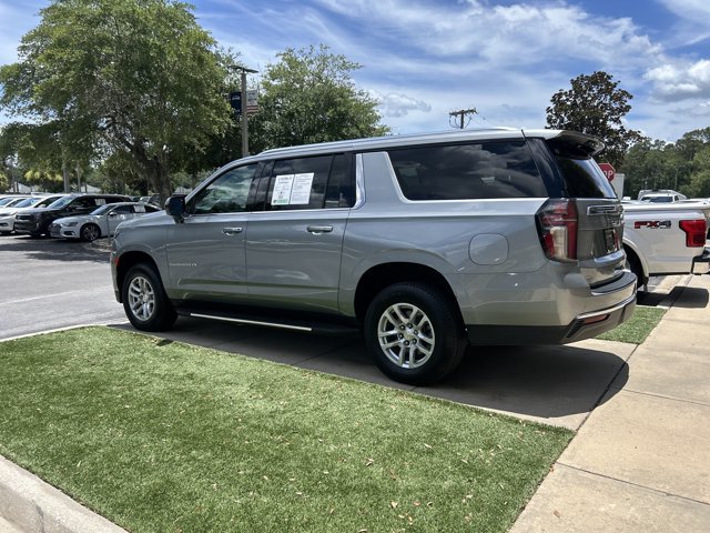 Used 2024 Chevrolet Suburban LT AWD/4WD image 8