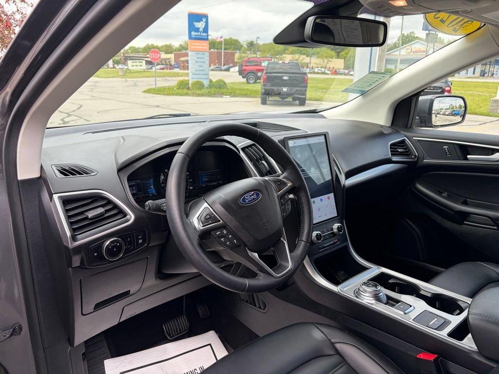 Certified 2023 Ford Edge SEL w/ Convenience Package AWD/4WD image 2