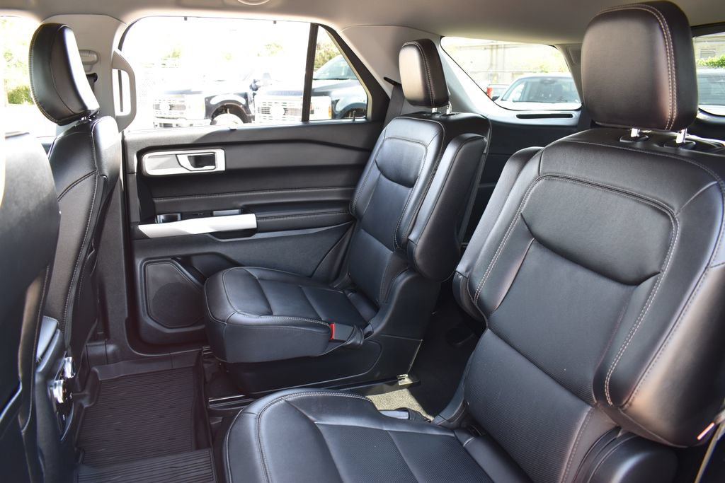 Certified 2024 Ford Explorer Limited w/ Equipment Group 301A AWD/4WD image 29