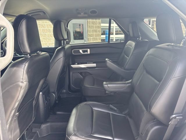Certified 2024 Ford Explorer XLT w/ Equipment Group 202A AWD/4WD image 30