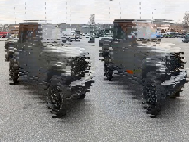 Used 2024 Jeep Gladiator Sport image 7