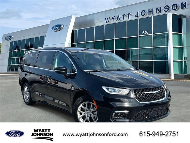 Used 2024 Chrysler Pacifica Touring-L