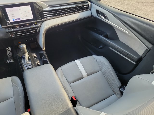 Used 2025 Toyota Camry SE w/ Convenience Package FWD image 16
