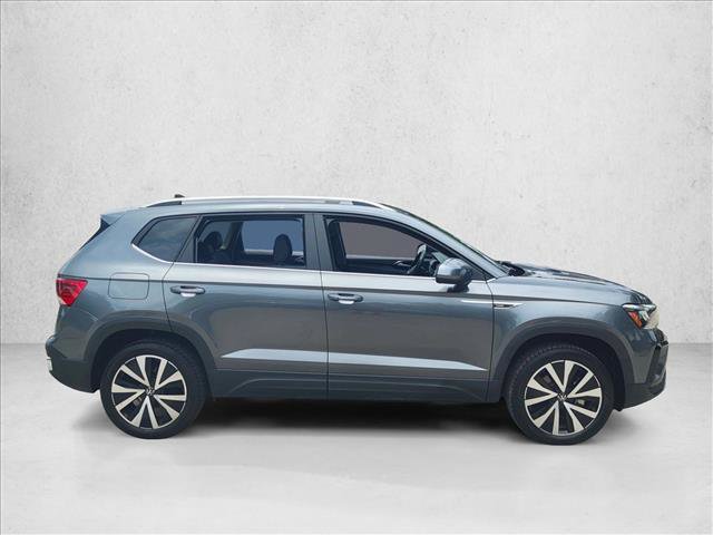 Used 2024 Volkswagen Taos SE FWD image 4