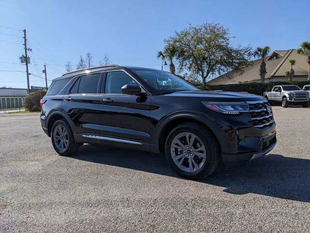 Certified 2025 Ford Explorer Active w/ Active Comfort Package AWD/4WD image 2
