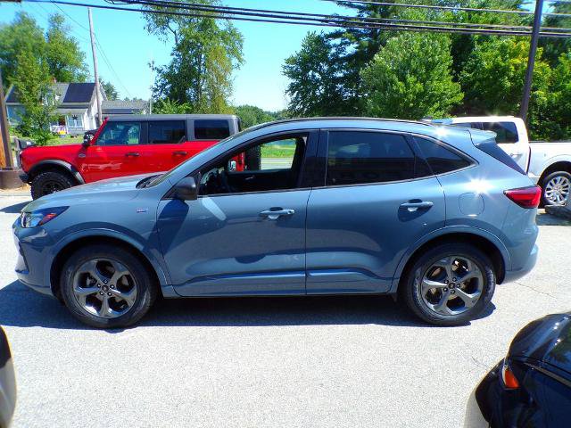 Certified 2023 Ford Escape ST-Line w/ Tech Pack #1 AWD/4WD image 4
