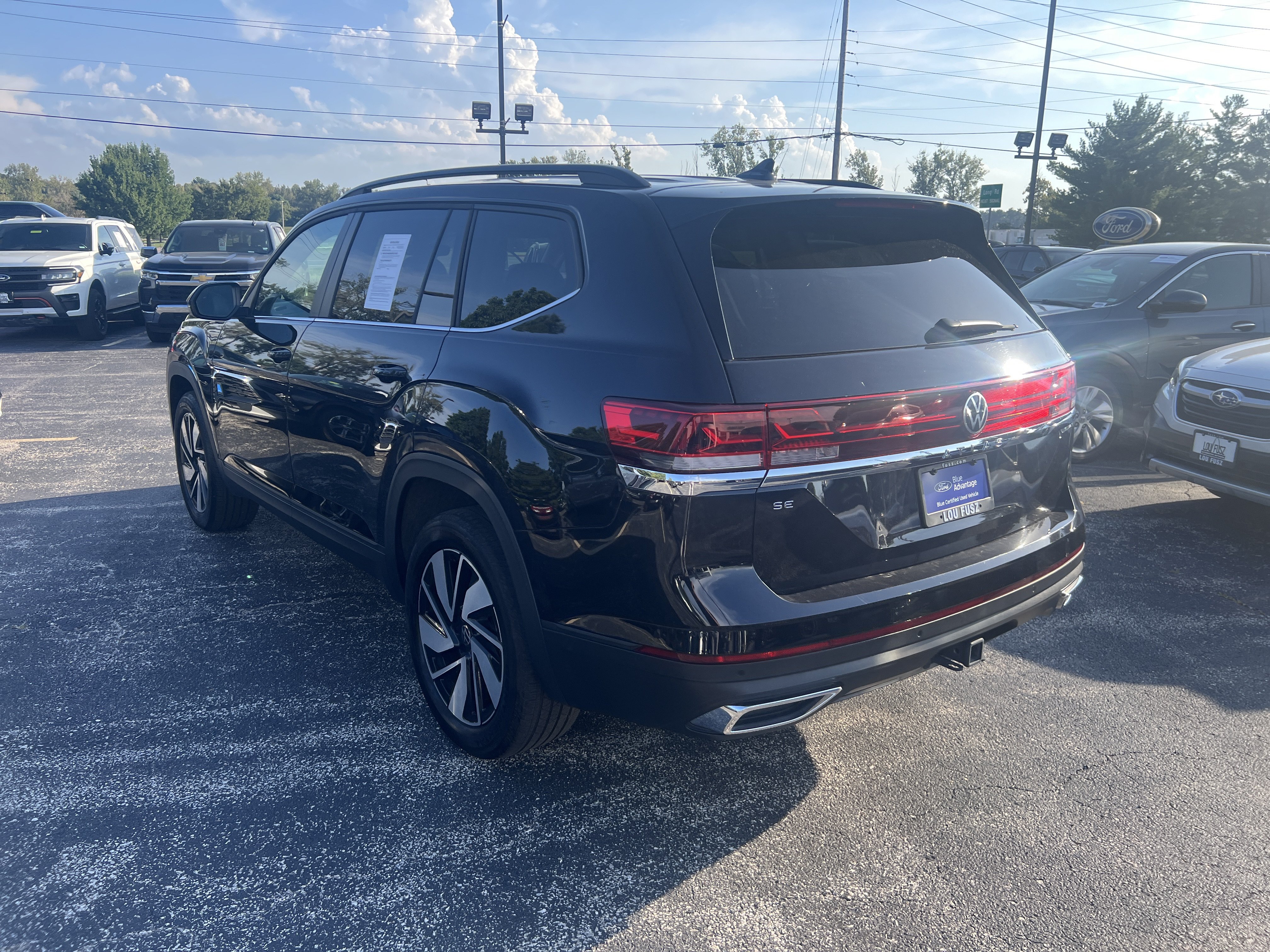 Used 2025 Volkswagen Atlas SE FWD image 6