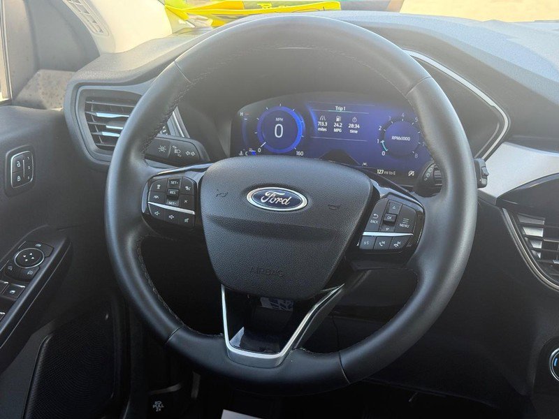 Certified 2022 Ford Escape SEL w/ Technology Package AWD/4WD image 17