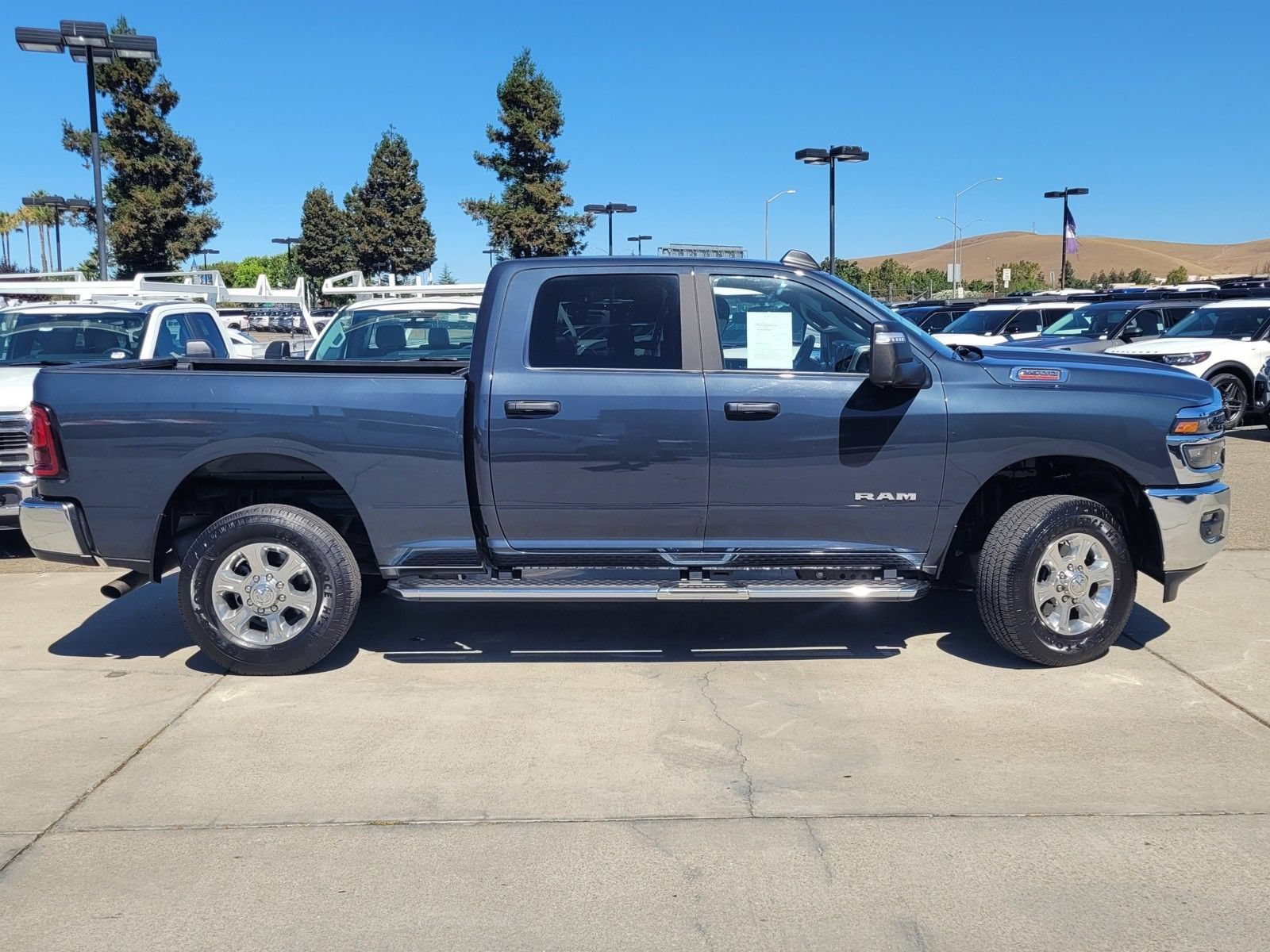 Used 2025 RAM 2500 Big Horn AWD/4WD image 3