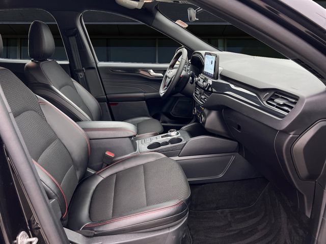 Certified 2025 Ford Escape ST-Line AWD/4WD image 15