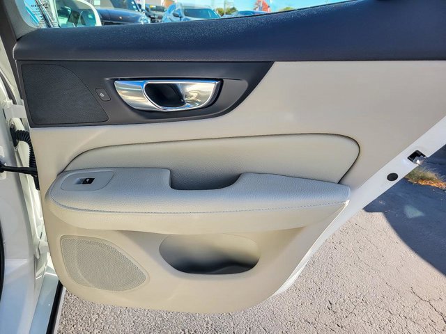 Used 2021 Volvo S60 T5 Momentum image 26