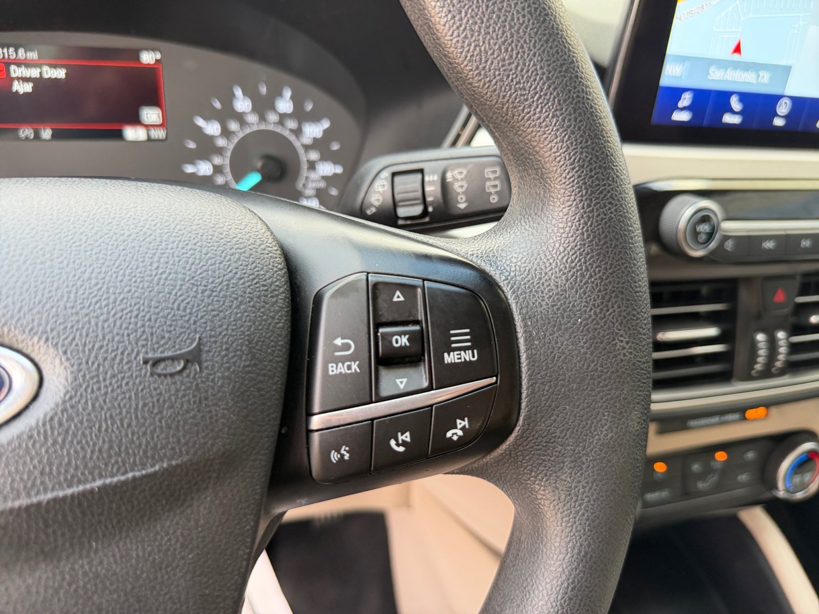 Certified 2022 Ford Escape SE w/ SE Sport Appearance Package FWD image 25