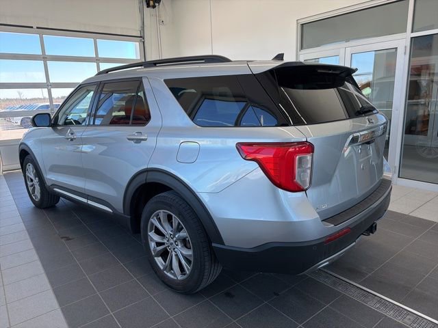 Certified 2023 Ford Explorer XLT w/ Equipment Group 202A image 3