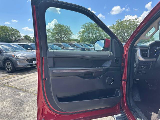Certified 2022 Ford Expedition XLT AWD/4WD image 9