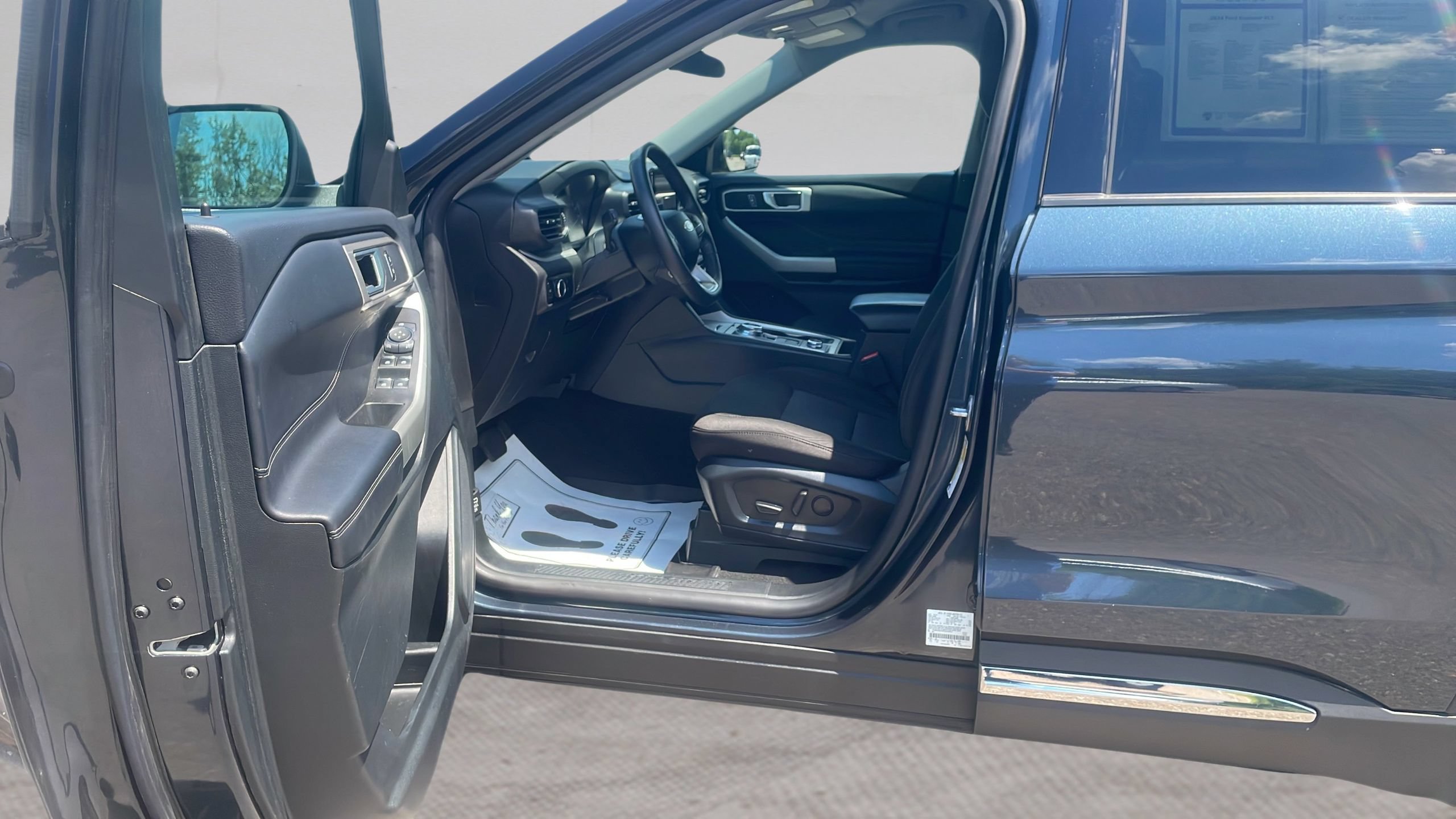 Certified 2024 Ford Explorer XLT AWD/4WD image 10