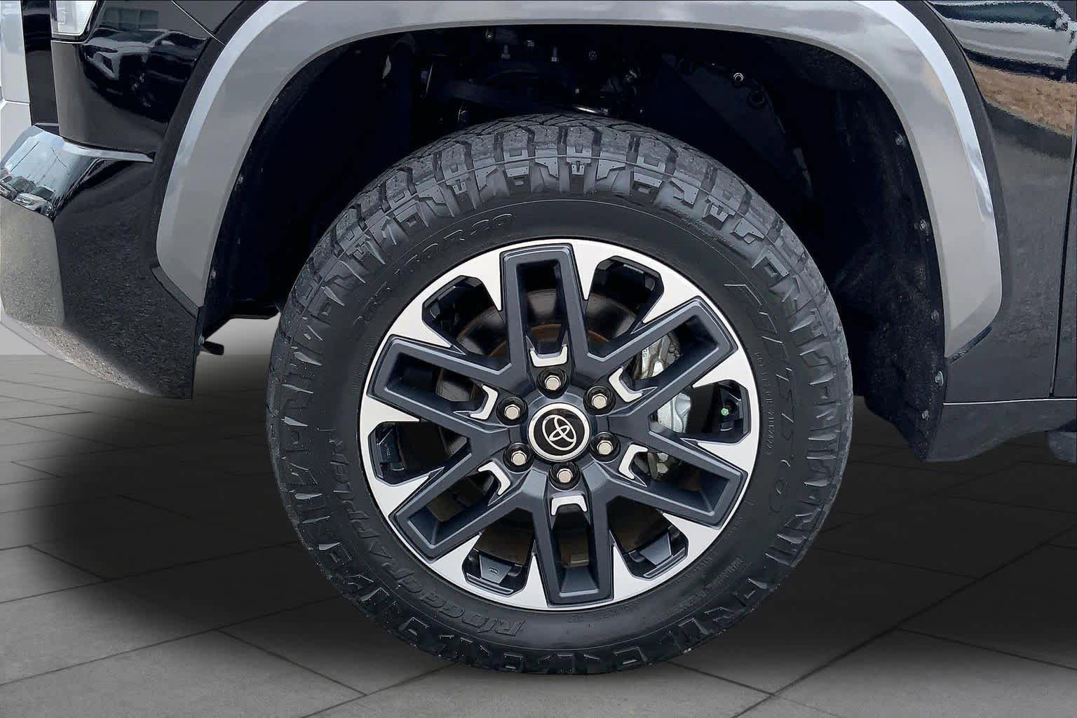 Used 2023 Toyota Tundra Limited AWD/4WD image 11