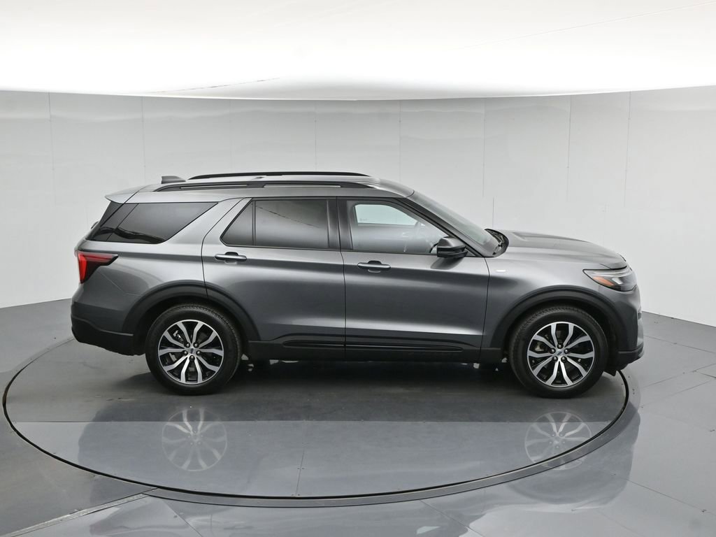Certified 2025 Ford Explorer ST-Line RWD image 45