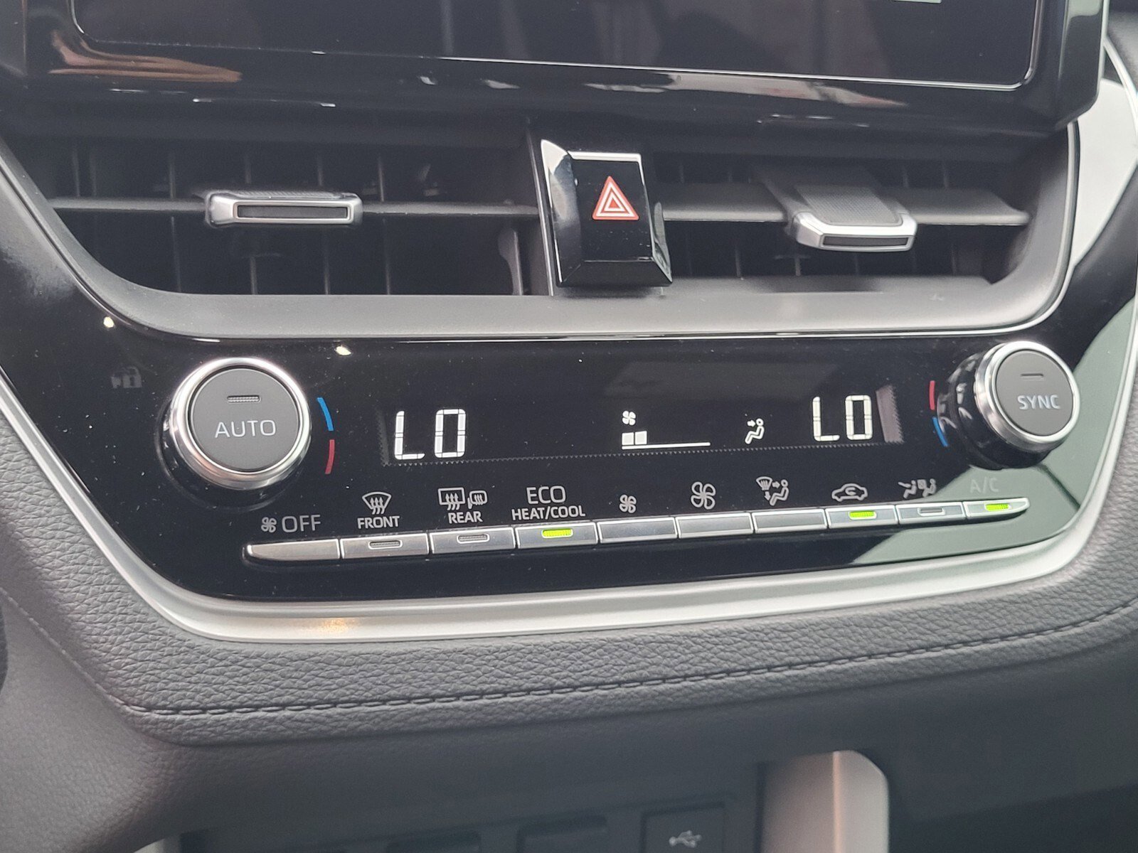 Used 2024 Toyota Corolla Cross AWD Hybrid w/ Convenience Package image 20