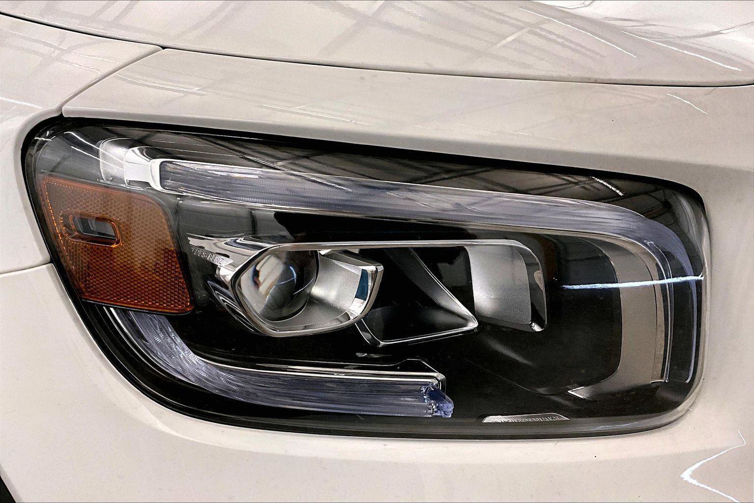 Used 2021 Mercedes-Benz GLB 250 4MATIC image 28