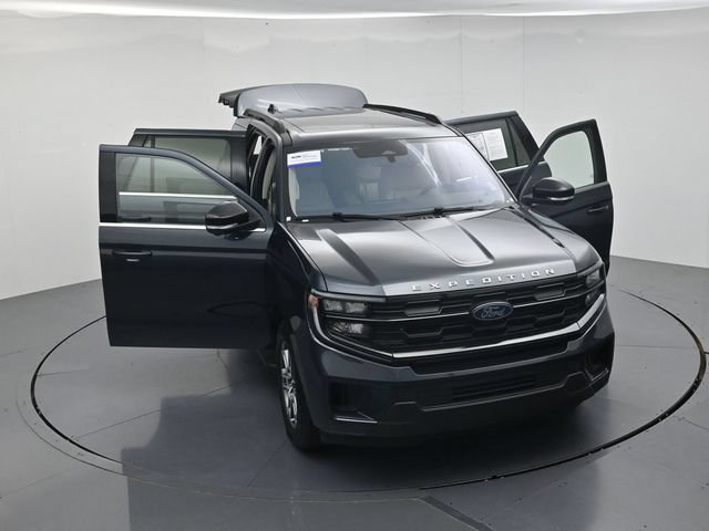 Certified 2025 Ford Expedition Active AWD/4WD image 52