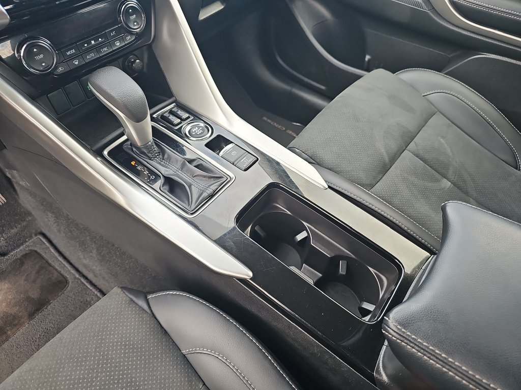 Used 2025 Mitsubishi Eclipse Cross AWD image 24