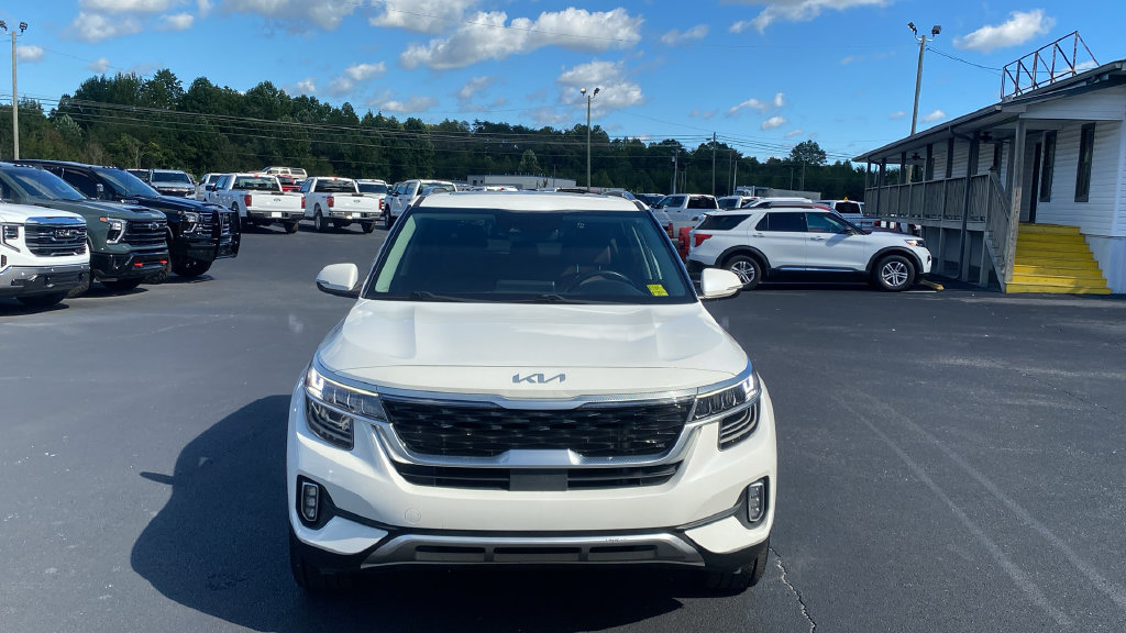 Used 2022 Kia Seltos SX w/ Sunroof Package AWD/4WD image 2