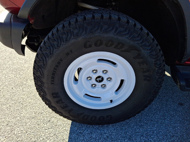 Certified 2025 Ford Bronco Heritage Edition AWD/4WD image 36