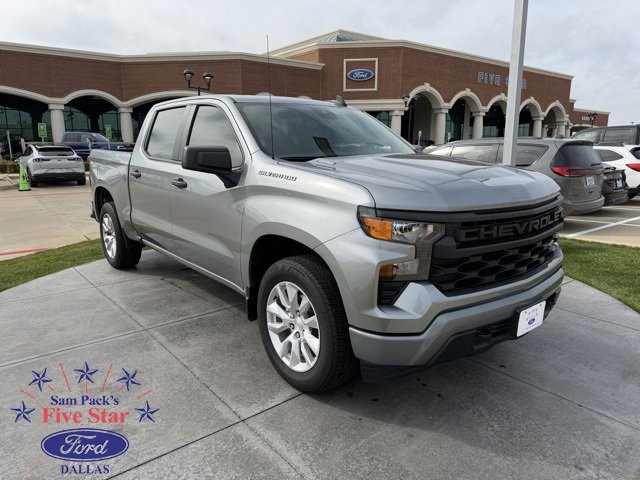 Used 2024 Chevrolet Silverado 1500 Custom image 4