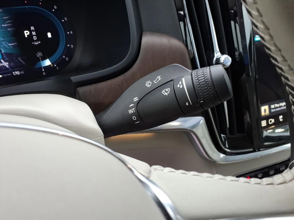 Used 2022 Volvo S90 B6 Inscription w/ Advanced Package image 23