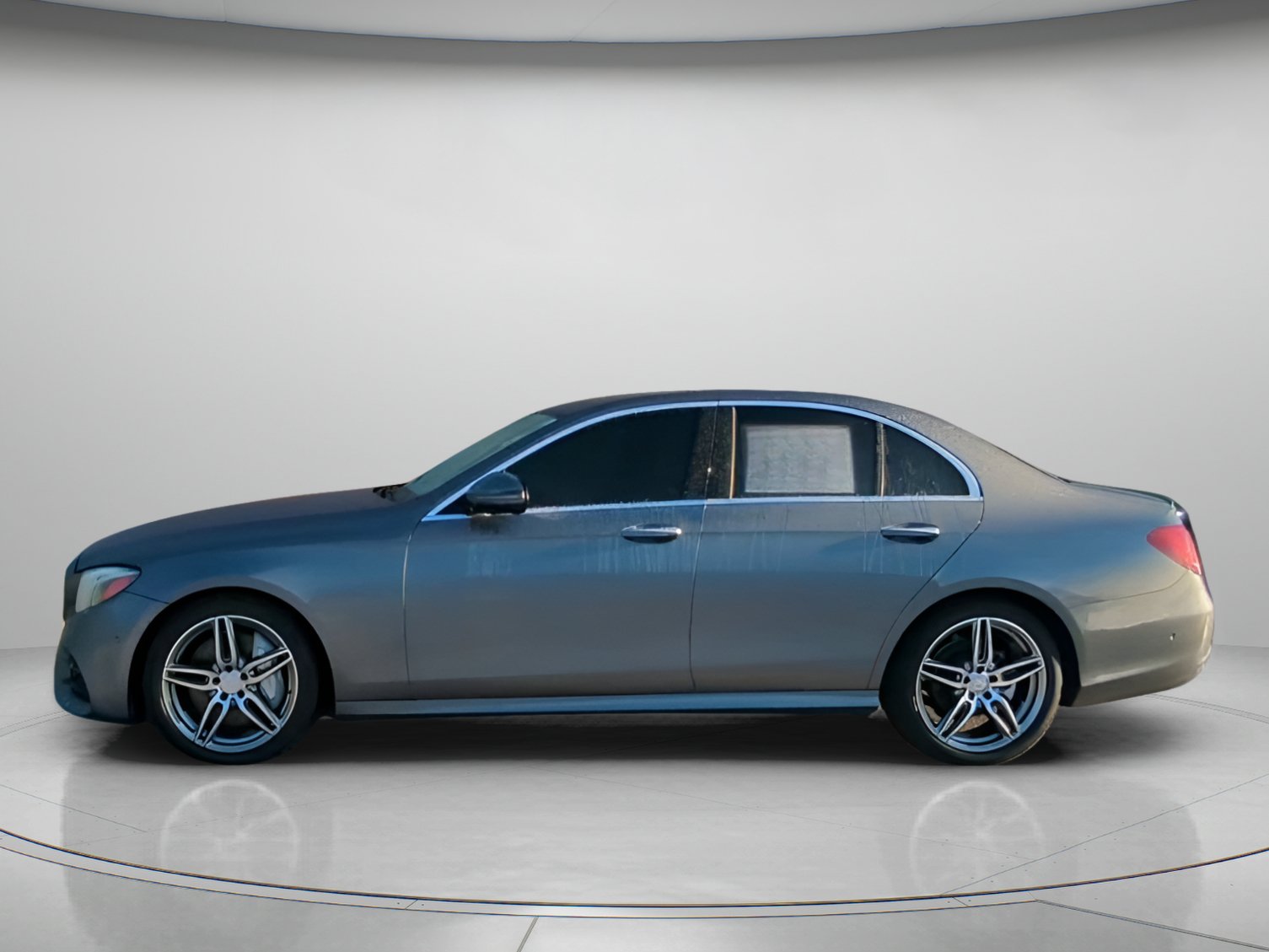 Used 2017 Mercedes-Benz E 300 image 16