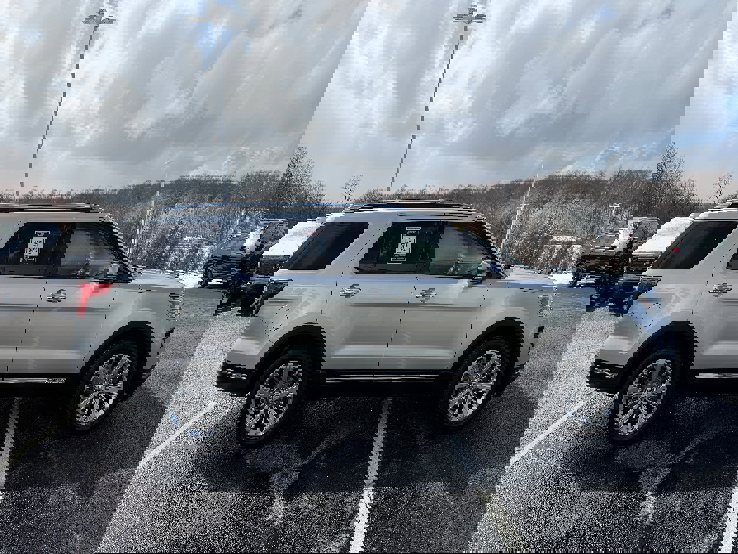 Certified 2019 Ford Explorer Limited w/ Class III Trailer Tow Package image 5