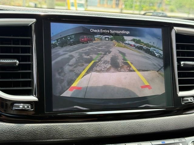 Used 2024 Chrysler Pacifica Touring-L FWD image 29