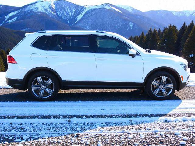 Used 2019 Volkswagen Tiguan SEL Premium image 2