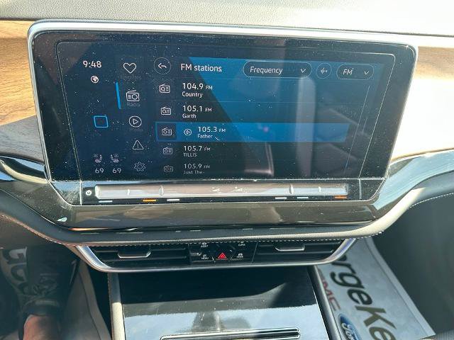 Used 2025 Volkswagen Atlas SE FWD image 10
