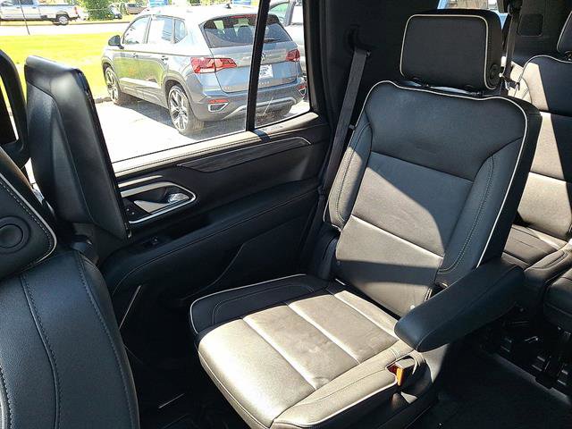 Used 2021 GMC Yukon SLT w/ SLT Premium Package AWD/4WD image 12
